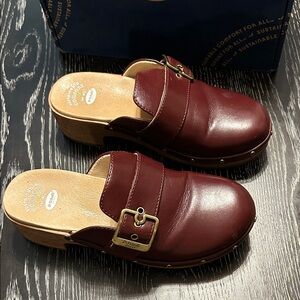 Dr. Scholl's Classic Clog, Red
